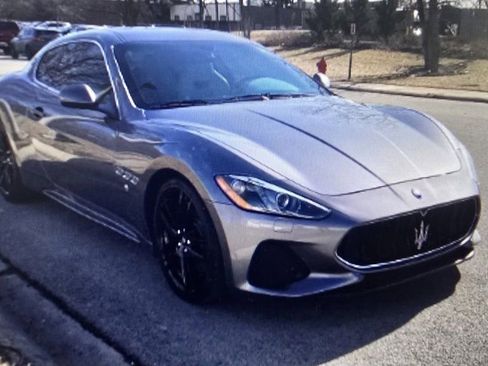 Used 2018 Maserati GranTurismo Sport image 2