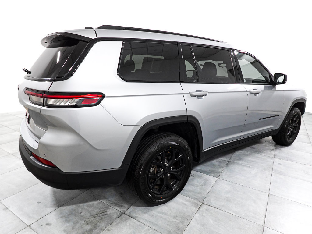 Used 2024 Jeep Grand Cherokee L Laredo AWD/4WD image 7