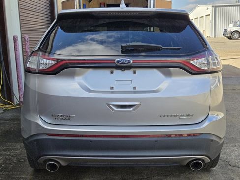 Used 2018 Ford Edge Titanium image 4