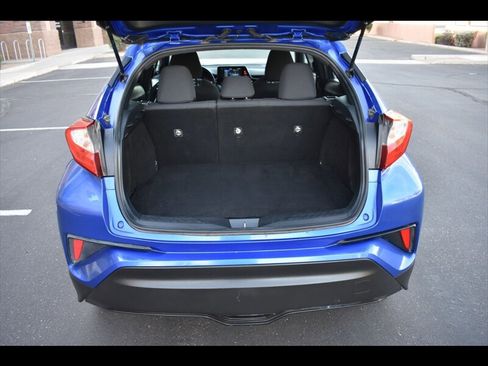Used 2018 Toyota C-HR XLE image 24