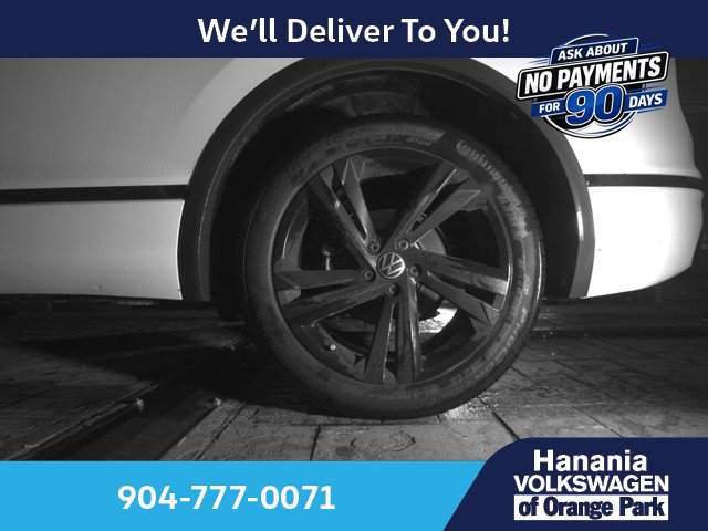 Used 2023 Volkswagen Tiguan SE R-Line FWD image 9