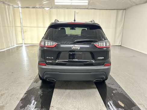 Used 2019 Jeep Cherokee Latitude Plus w/ Cold Weather Group AWD/4WD image 20