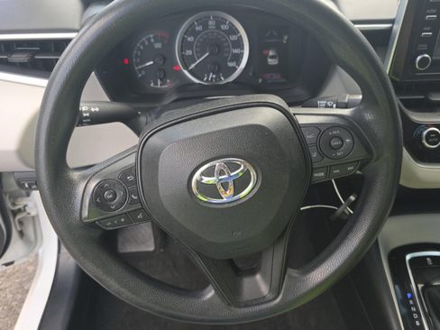 Used 2020 Toyota Corolla LE FWD image 6