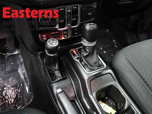 Used 2024 Jeep Wrangler Unlimited Rubicon 4xe image 13