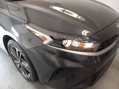 Certified 2023 Kia Forte LXS FWD image 5
