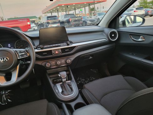 Used 2021 Kia Forte LXS FWD image 30