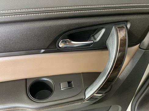 Used 2017 GMC Acadia Limited SLT AWD/4WD image 29