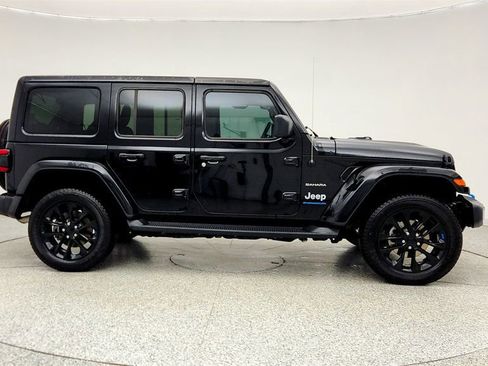 Used 2023 Jeep Wrangler Unlimited Sahara AWD/4WD image 4