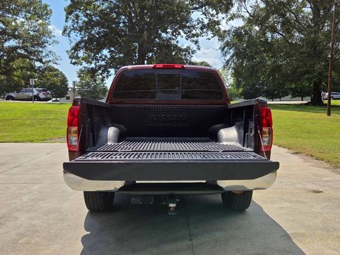 Used 2016 Nissan Frontier SV RWD image 7