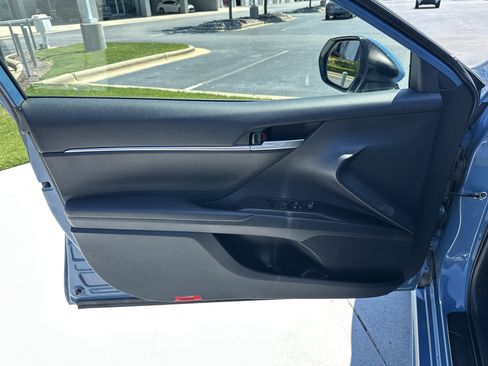 Used 2024 Toyota Camry SE FWD image 14