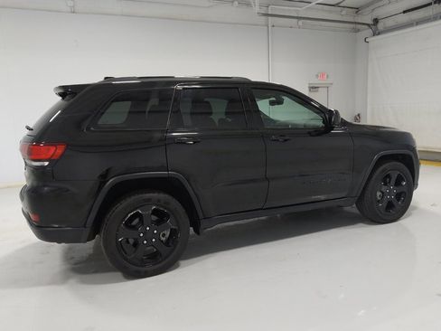 Used 2019 Jeep Grand Cherokee Laredo AWD/4WD image 10