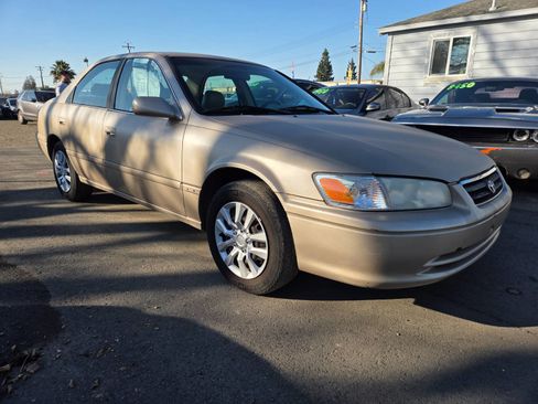 Used 2000 Toyota Camry CE image 5