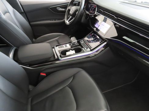Used 2025 Audi Q7 3.0T Premium Plus AWD/4WD image 25