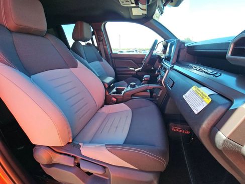 Used 2025 Toyota Tacoma TRD Off-Road image 6