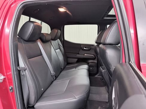 Used 2022 Toyota Tacoma TRD Sport w/ TRD Premium Sport Package AWD/4WD image 37