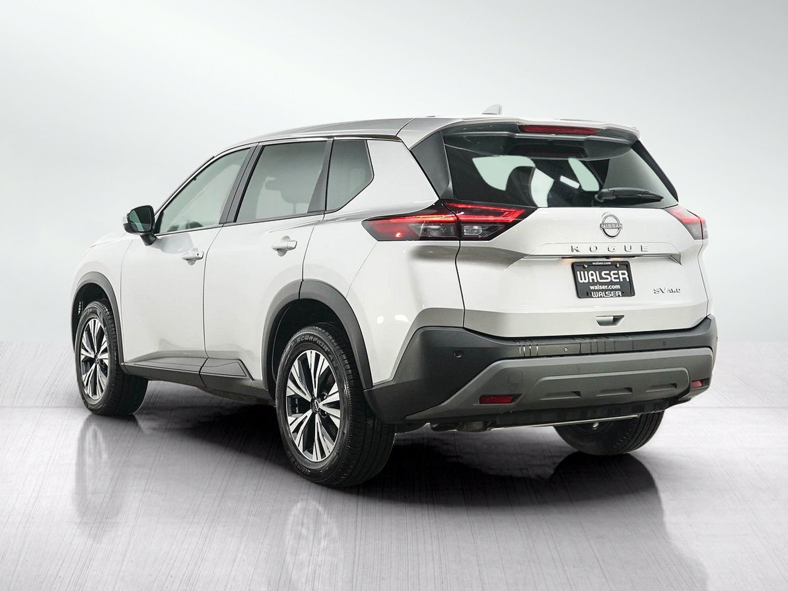 Used 2023 Nissan Rogue SV AWD/4WD image 3