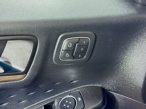 Used 2020 Ford Escape Titanium AWD/4WD image 21