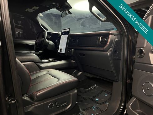 Used 2022 Ford Expedition Limited AWD/4WD image 7