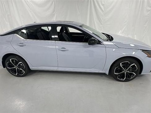 New 2025 Nissan Altima 2.5 SR w/ SR Premium Package image 2