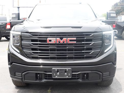 Used 2024 GMC Sierra 1500 Pro w/ Graphite Edition AWD/4WD image 5
