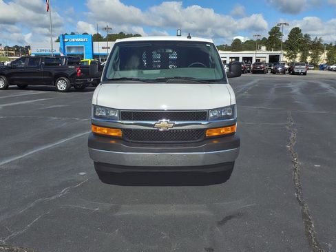 Used 2022 Chevrolet Express 2500 w/ Driver Convenience Package image 2