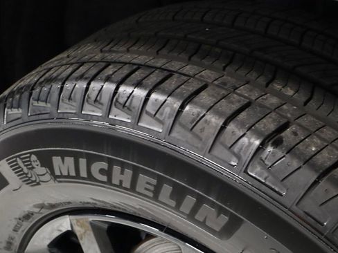 Used 2024 Jeep Grand Cherokee Altitude image 21