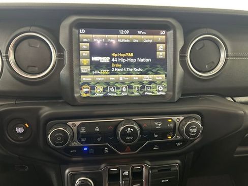 Used 2023 Jeep Wrangler Unlimited Sahara w/ Cold Weather Group AWD/4WD image 21