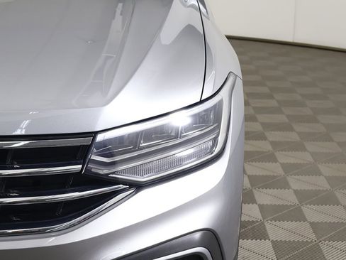 Used 2022 Volkswagen Tiguan SE image 13