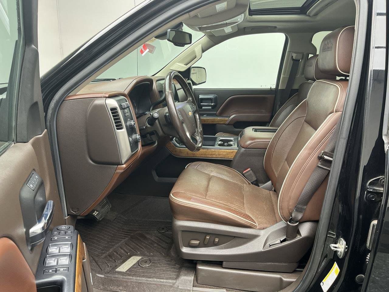 Used 2018 Chevrolet Silverado 1500 High Country w/ LPO, Protection Package AWD/4WD image 3