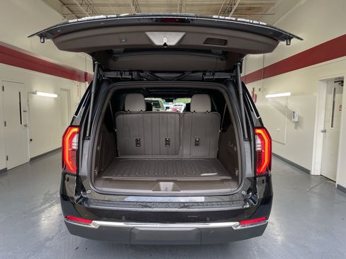 New 2026 GMC Yukon XL Elevation w/ Elevation Premium Package image 8