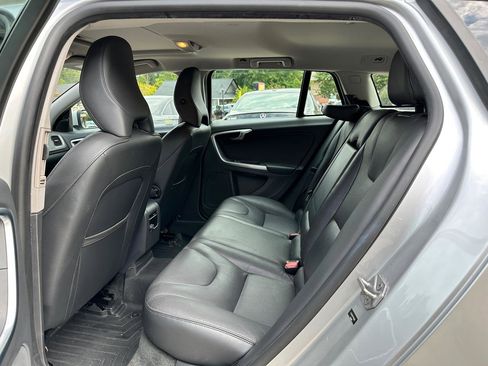 Used 2015 Volvo V60 T5 Platinum image 20