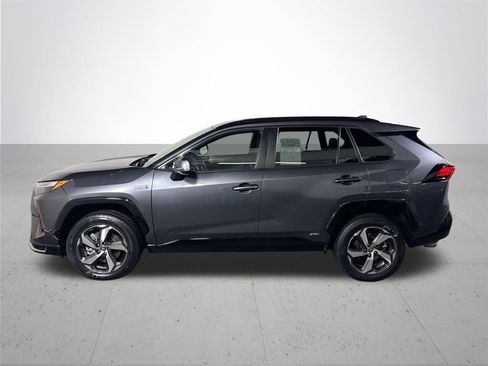 Used 2023 Toyota RAV4 SE image 9