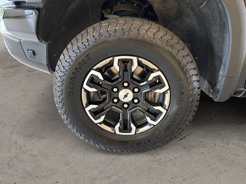 Used 2024 Chevrolet Silverado 1500 ZR2 w/ Technology Package AWD/4WD image 15