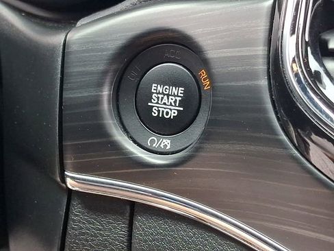 Used 2021 Jeep Grand Cherokee Limited AWD/4WD image 29