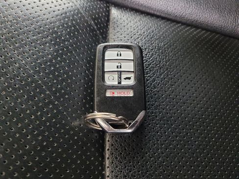 Used 2016 Honda Pilot Elite image 32