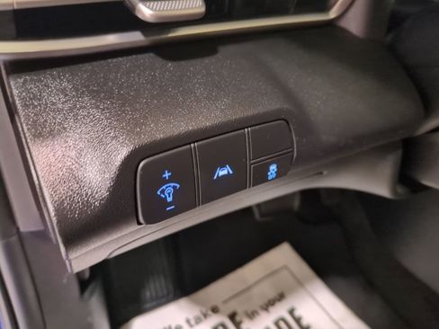 Used 2022 Hyundai Elantra SEL image 16