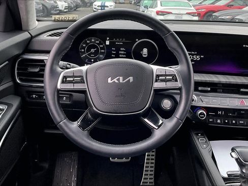 Used 2024 Kia Telluride SX Prestige w/ Towing Package image 8