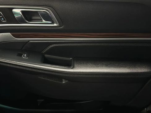 Used 2016 Ford Explorer Limited FWD image 17