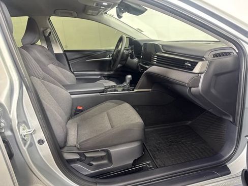 Used 2025 Toyota Camry LE w/ Convenience Package AWD/4WD image 4
