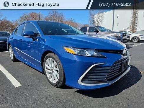 Used 2023 Toyota Camry LE w/ Convenience Package image 3