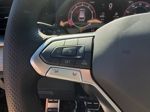 New 2026 Volkswagen Tiguan SE R-Line FWD image 19