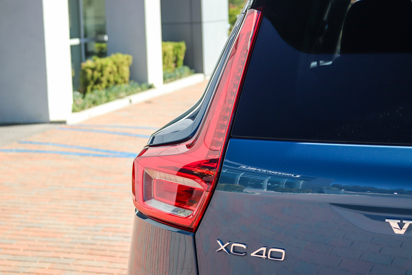 Used 2023 Volvo XC40 Recharge Plus w/ Protection Package Premier AWD/4WD image 9