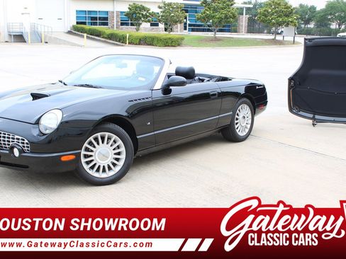 Used 2004 Ford Thunderbird RWD image 1