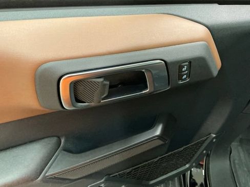 Used 2024 Ford Bronco Outer Banks AWD/4WD image 16