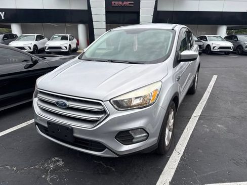 Used 2017 Ford Escape SE w/ SE Cold Weather Package FWD image 3