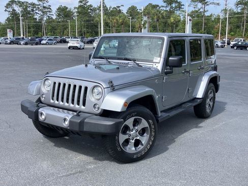 Used 2017 Jeep Wrangler Unlimited Sahara w/ Max Tow Package AWD/4WD image 1