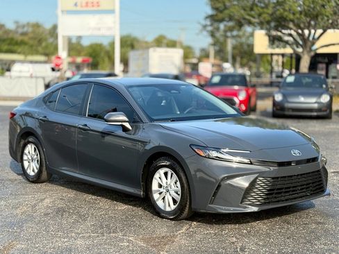 Used 2025 Toyota Camry LE image 14
