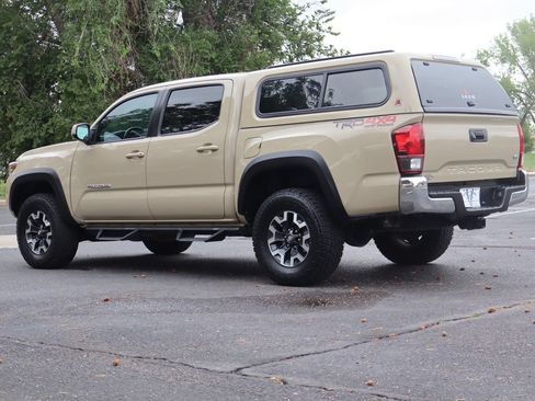 Used 2019 Toyota Tacoma TRD Off-Road AWD/4WD image 7