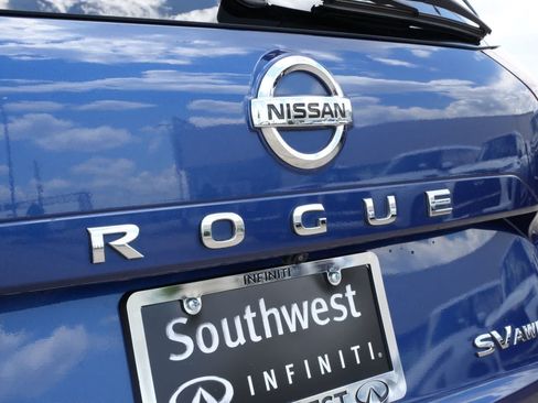Used 2021 Nissan Rogue SV w/ Premium Package AWD/4WD image 19