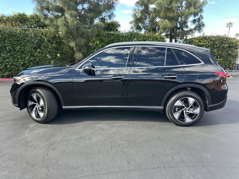 Used 2024 Mercedes-Benz GLC 300 image 3